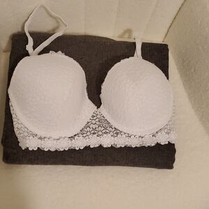 NWOT Laura Ashley White Floral Lace Bra. Sz 36C Hi